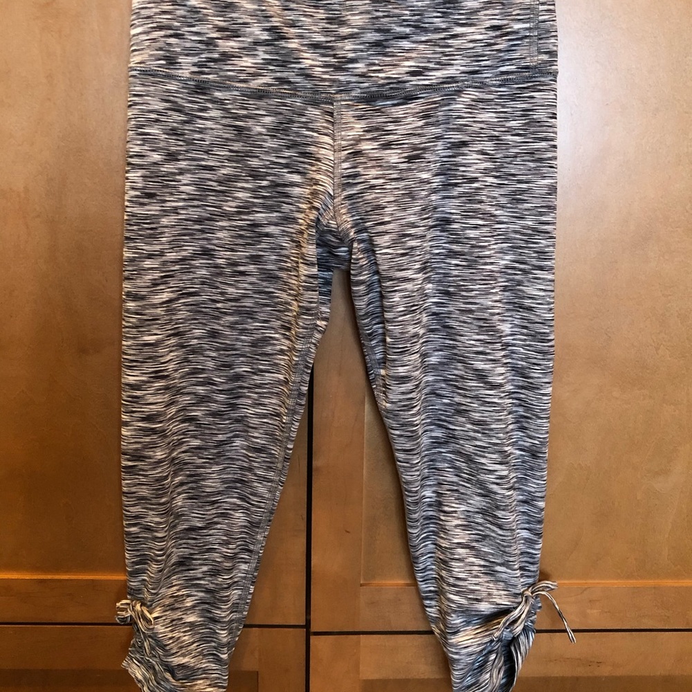 Moving Comfort Urban Gym capris size sm